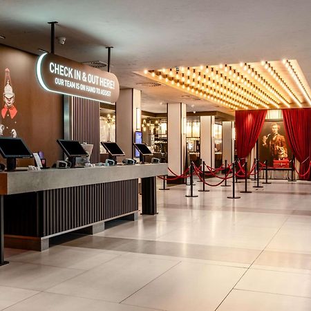 Radisson Hotel And Conference Centre London Heathrow Hillingdon Esterno foto