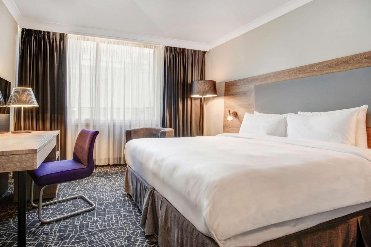Radisson Hotel And Conference Centre London Heathrow Hillingdon Esterno foto