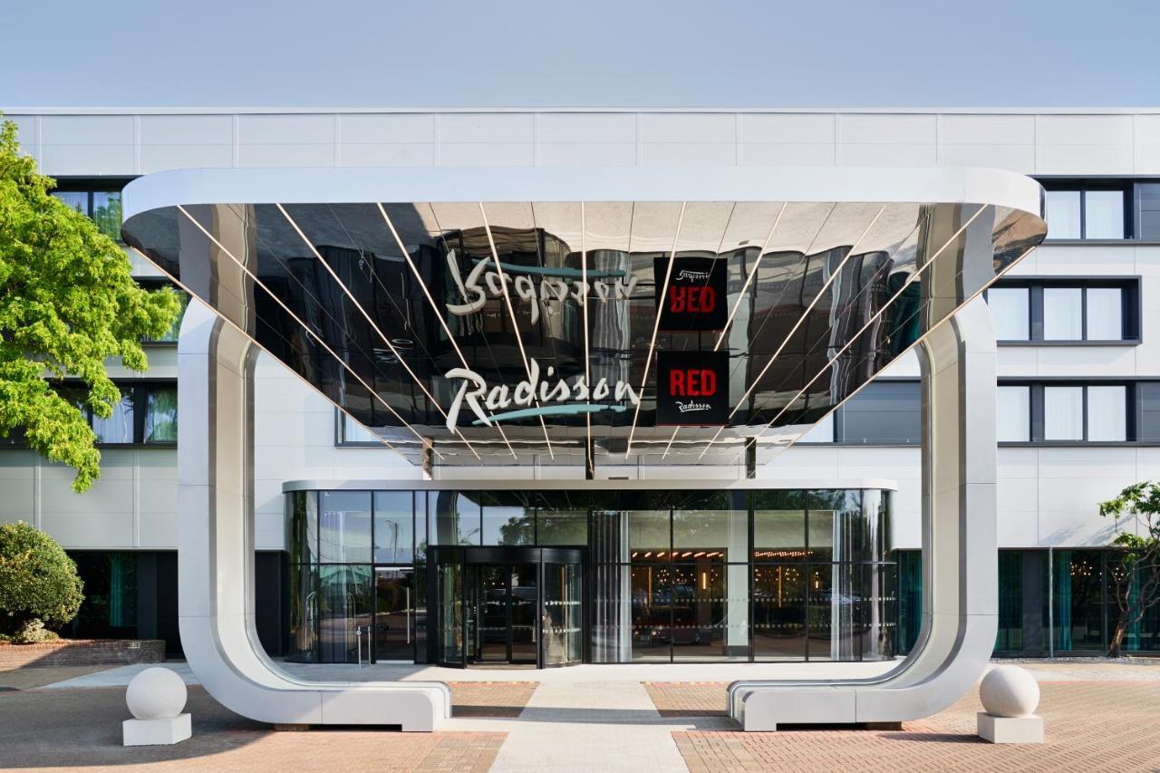Radisson Hotel And Conference Centre London Heathrow Hillingdon Esterno foto Radisson Blu