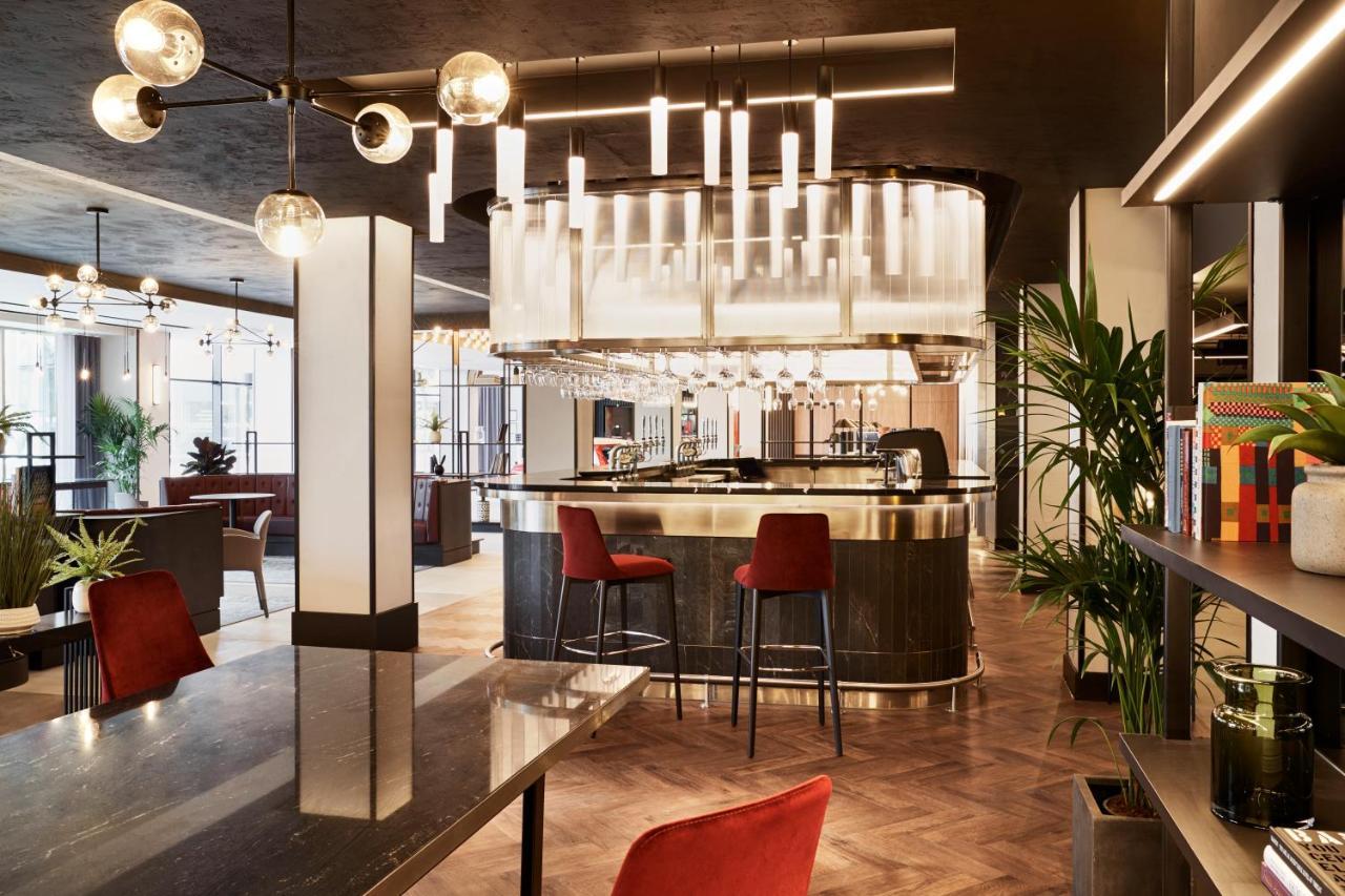 Radisson Hotel And Conference Centre London Heathrow Hillingdon Esterno foto Interior of the hotel