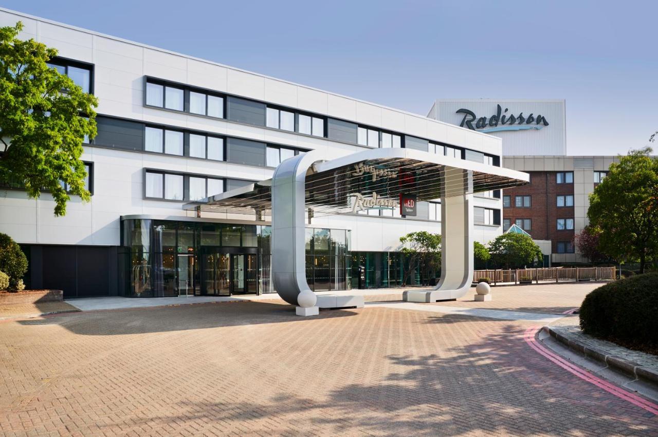 Radisson Hotel And Conference Centre London Heathrow Hillingdon Esterno foto Radisson Blu London Heathrow