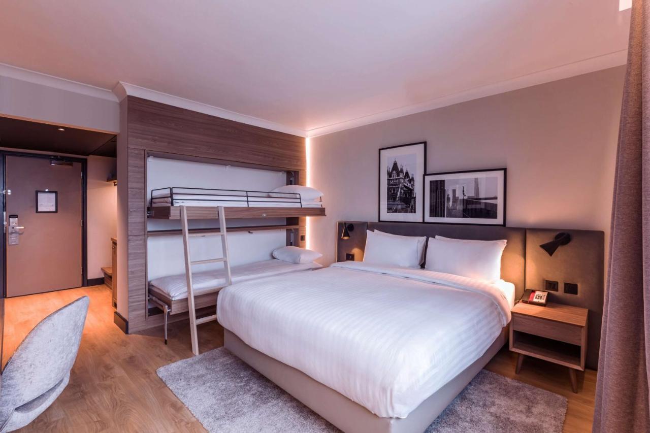 Radisson Hotel And Conference Centre London Heathrow Hillingdon Esterno foto Room at the hotel