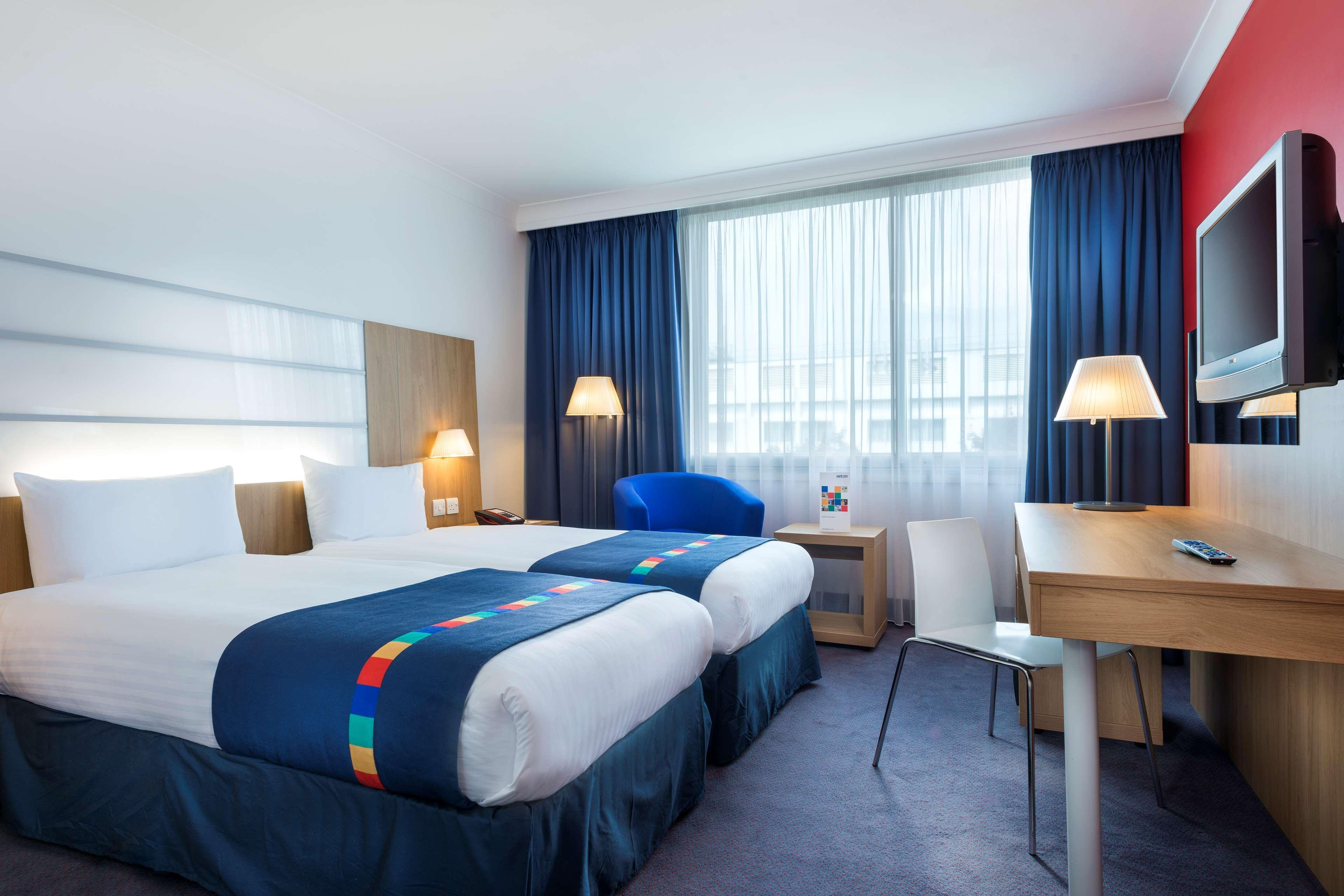 Radisson Hotel And Conference Centre London Heathrow Hillingdon Esterno foto Room at the Hilton Vienna