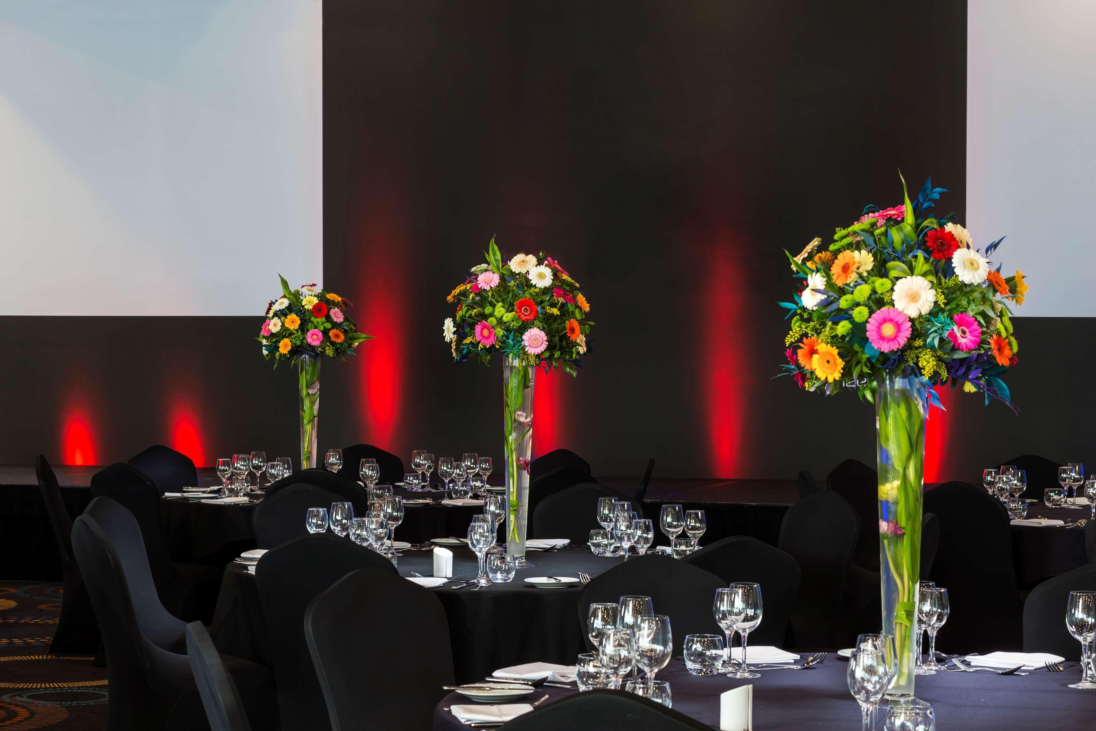 Radisson Hotel And Conference Centre London Heathrow Hillingdon Esterno foto The wedding of 2015