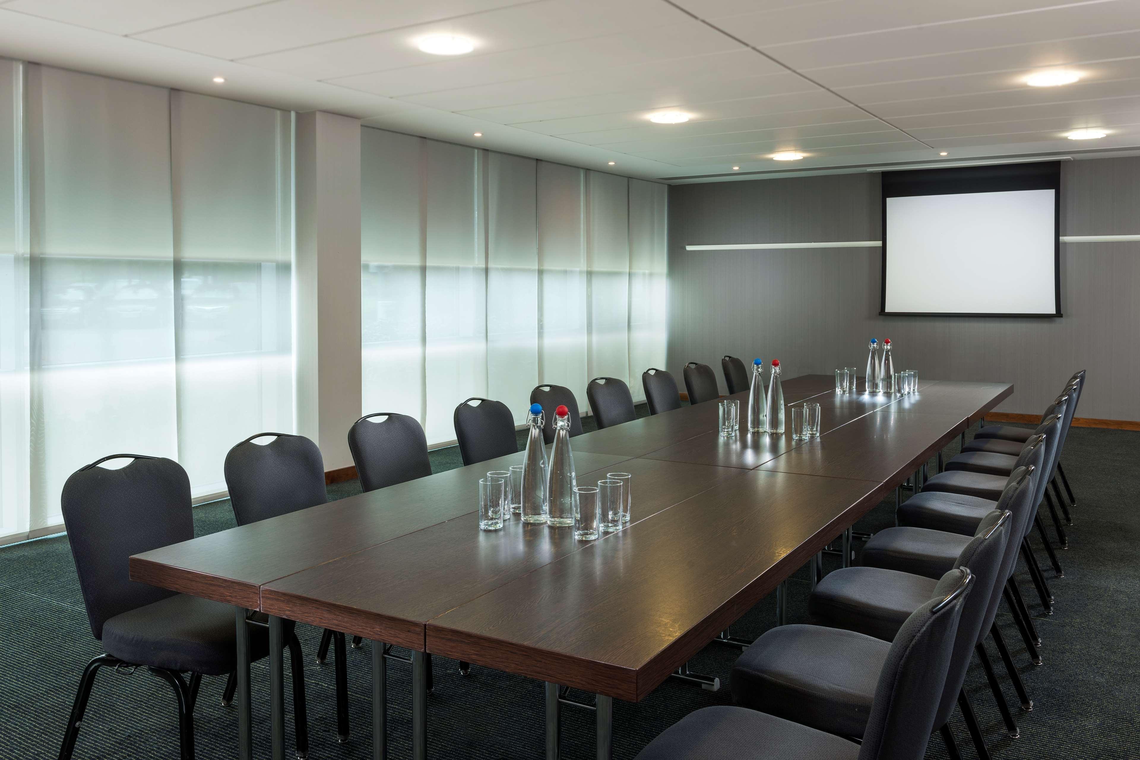 Radisson Hotel And Conference Centre London Heathrow Hillingdon Esterno foto Meeting room