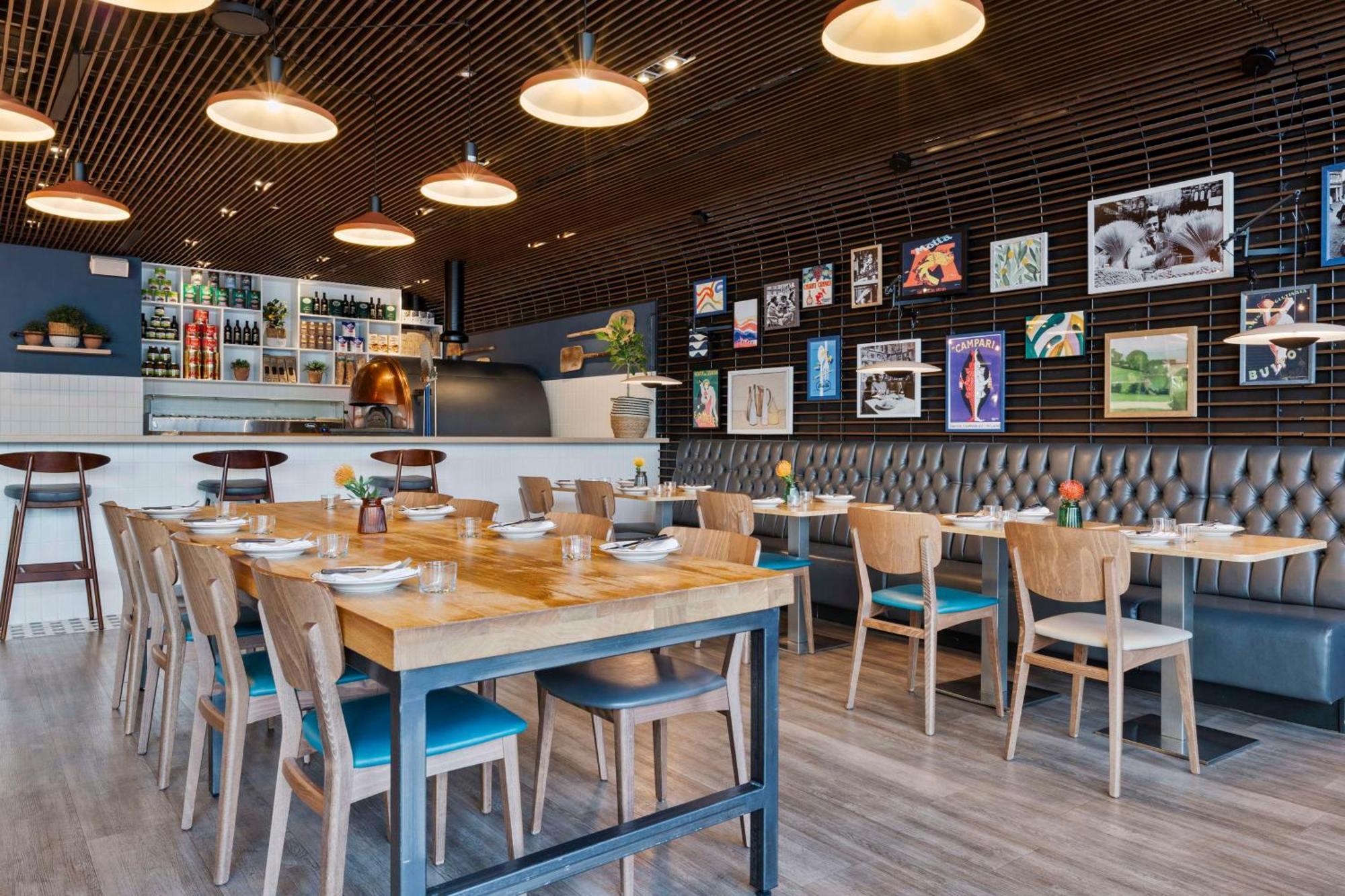 Radisson Hotel And Conference Centre London Heathrow Hillingdon Esterno foto Interior of the restaurant