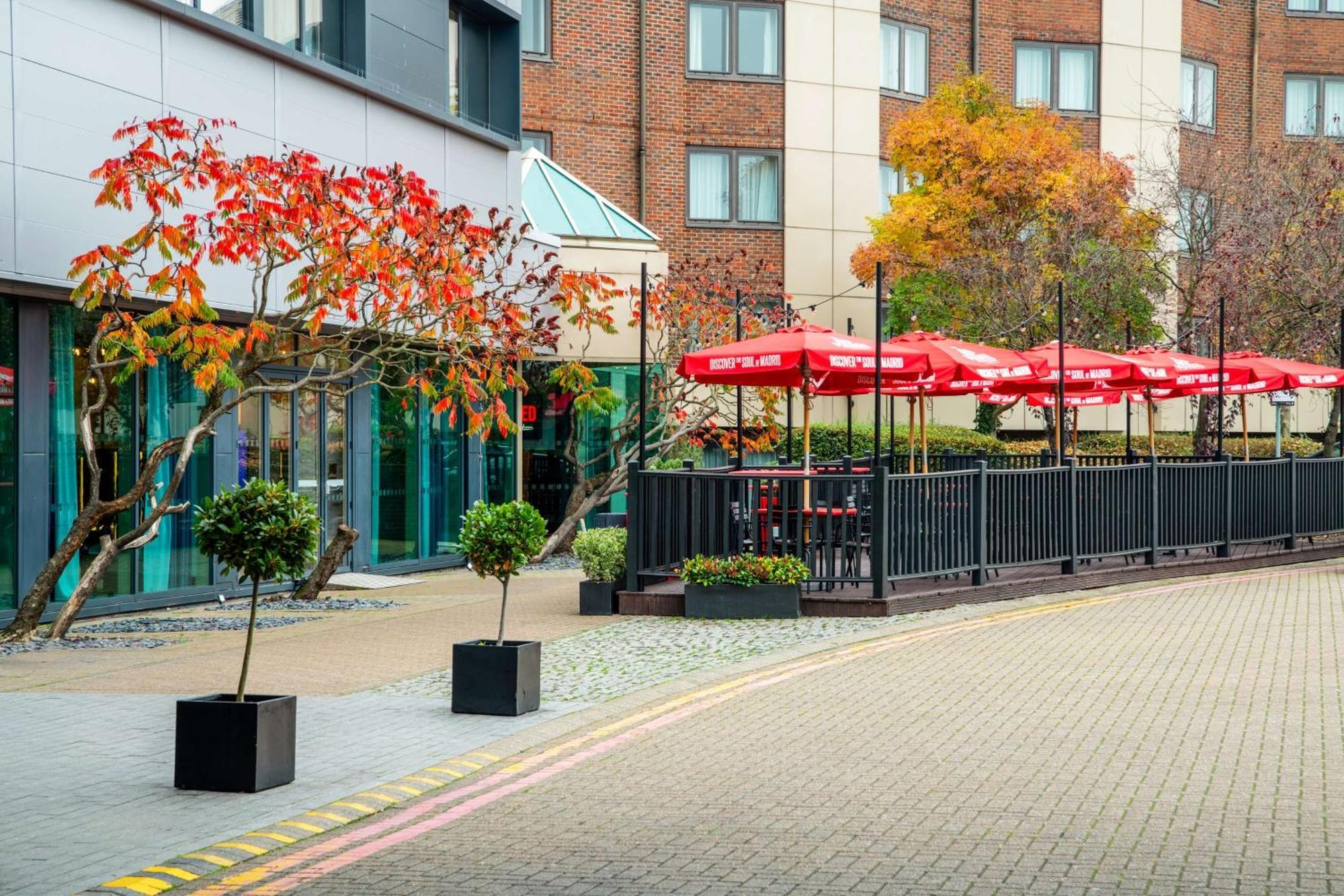 Radisson Hotel And Conference Centre London Heathrow Hillingdon Esterno foto