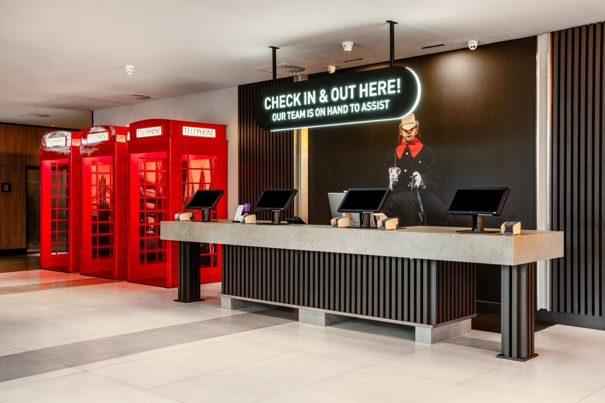 Radisson Hotel And Conference Centre London Heathrow Hillingdon Esterno foto