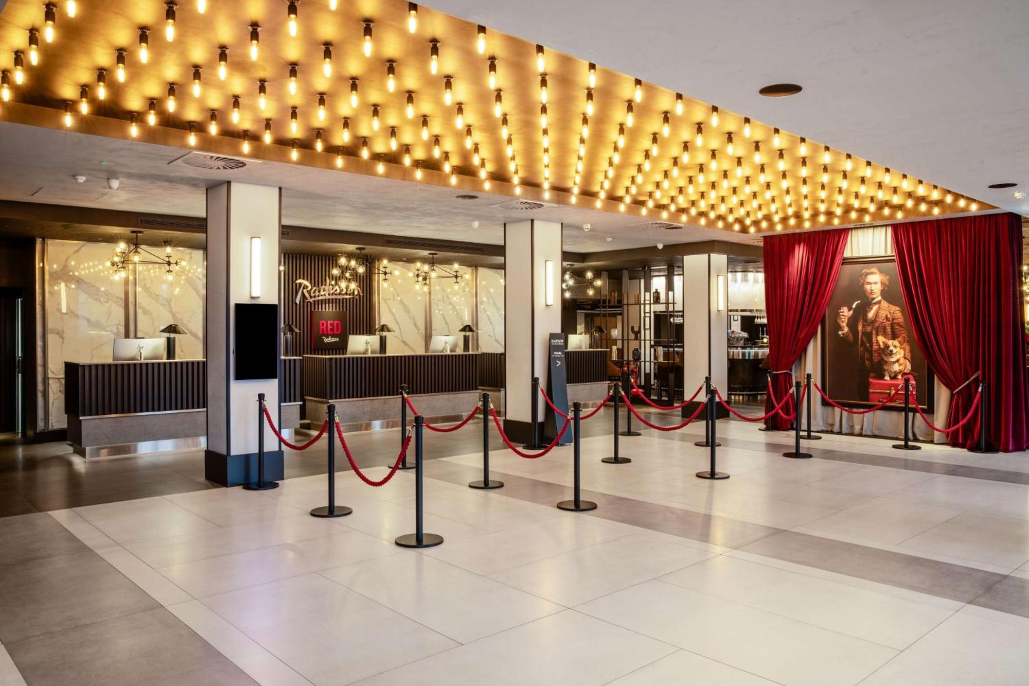 Radisson Hotel And Conference Centre London Heathrow Hillingdon Esterno foto
